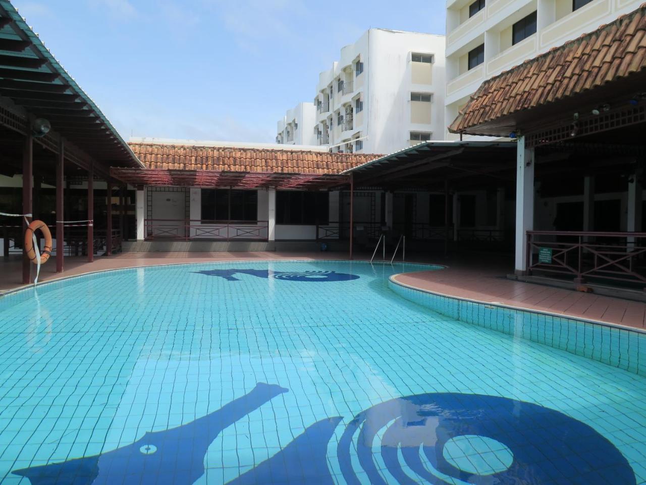Sea View Resort Hotel & Apartments Kuala Belait Εξωτερικό φωτογραφία