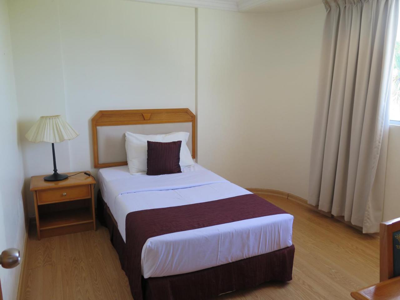 Sea View Resort Hotel & Apartments Kuala Belait Εξωτερικό φωτογραφία