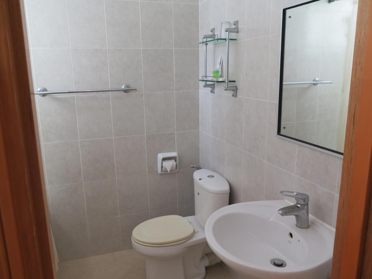Sea View Resort Hotel & Apartments Kuala Belait Εξωτερικό φωτογραφία