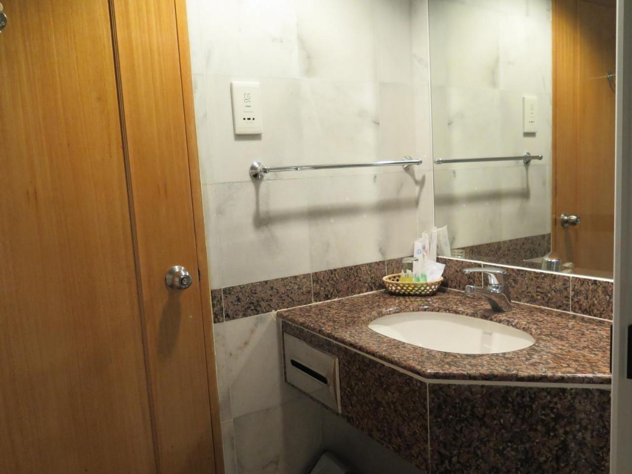 Sea View Resort Hotel & Apartments Kuala Belait Εξωτερικό φωτογραφία